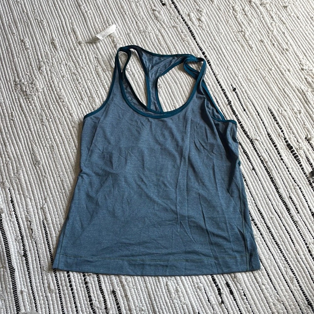 Lululemon tank size 6